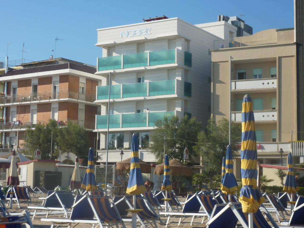 Hotel Nobel Габиче Маре Екстериор снимка