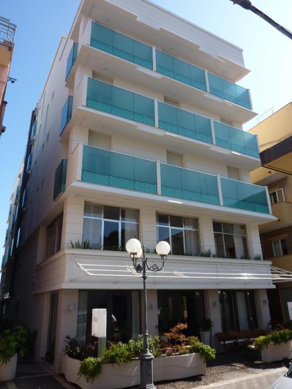 Hotel Nobel Габиче Маре Екстериор снимка