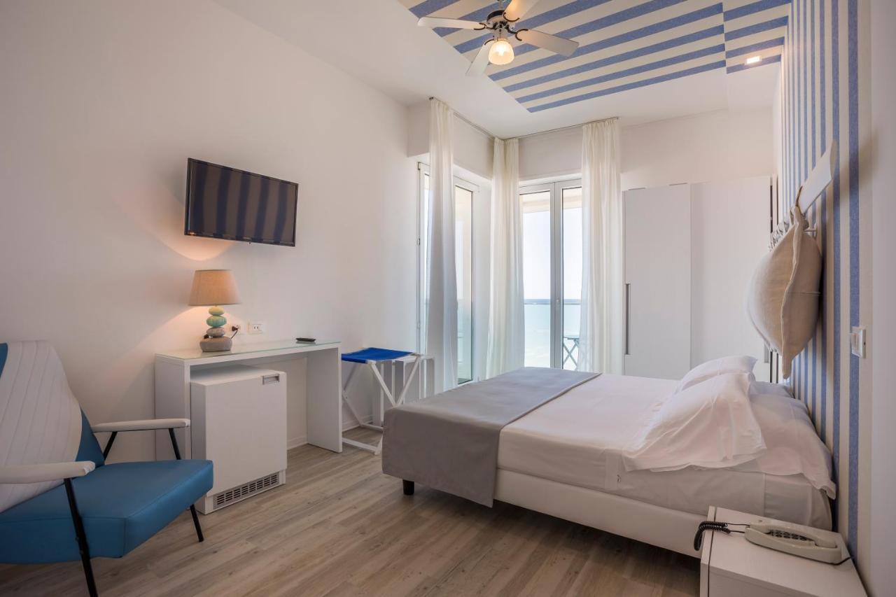 Hotel Nobel Габиче Маре Екстериор снимка